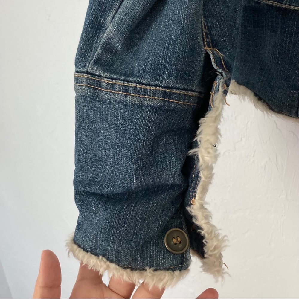 SOLD✨ 2xHP ✨ FINAL PRICE—Boutique fur detail jean jacket - Picture 5 of 7